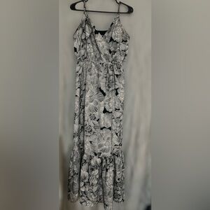 EXPRESS MAXI DRESS. Beautiful, Excellent condition. Size medium